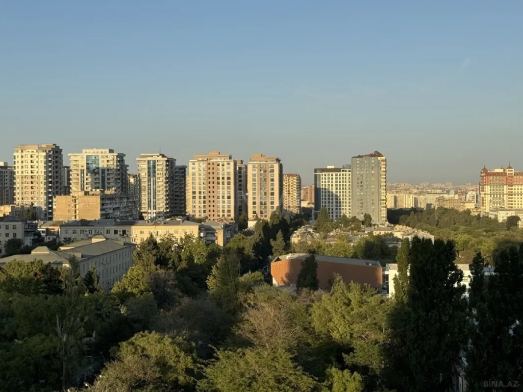 Satılır 3 otaqlı mənzil 206 m²