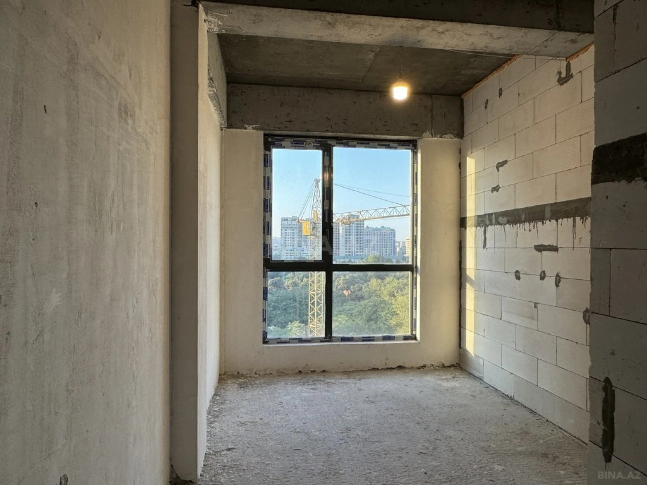 Satılır 3 otaqlı mənzil 206 m²