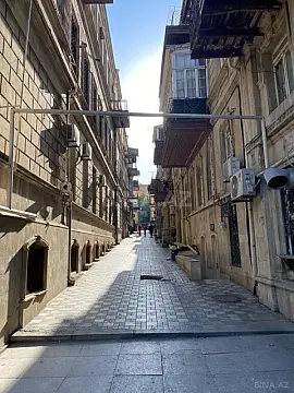 Satılır 4 otaqlı mənzil 110 m²