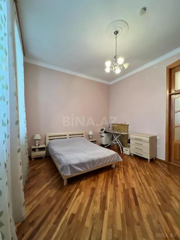 Satılır 4 otaqlı mənzil 110 m²