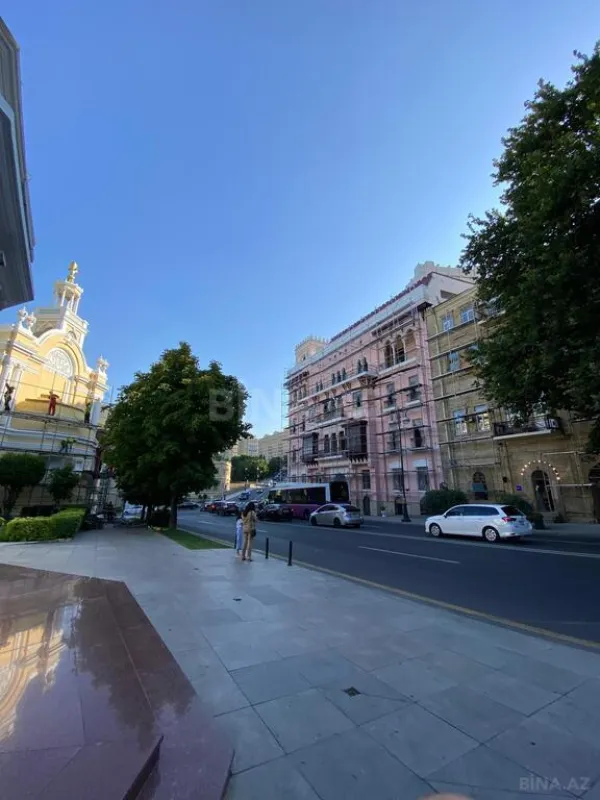 Satılır 4 otaqlı mənzil 110 m²