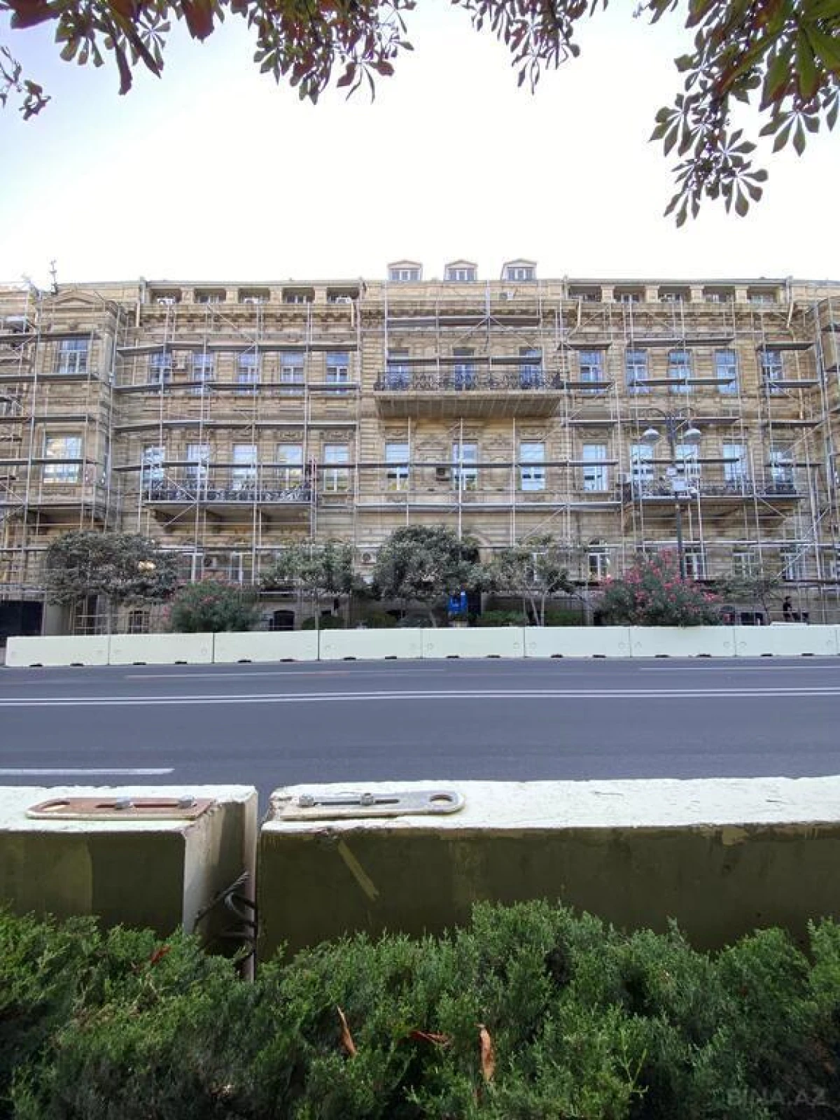 Satılır 4 otaqlı mənzil 110 m²