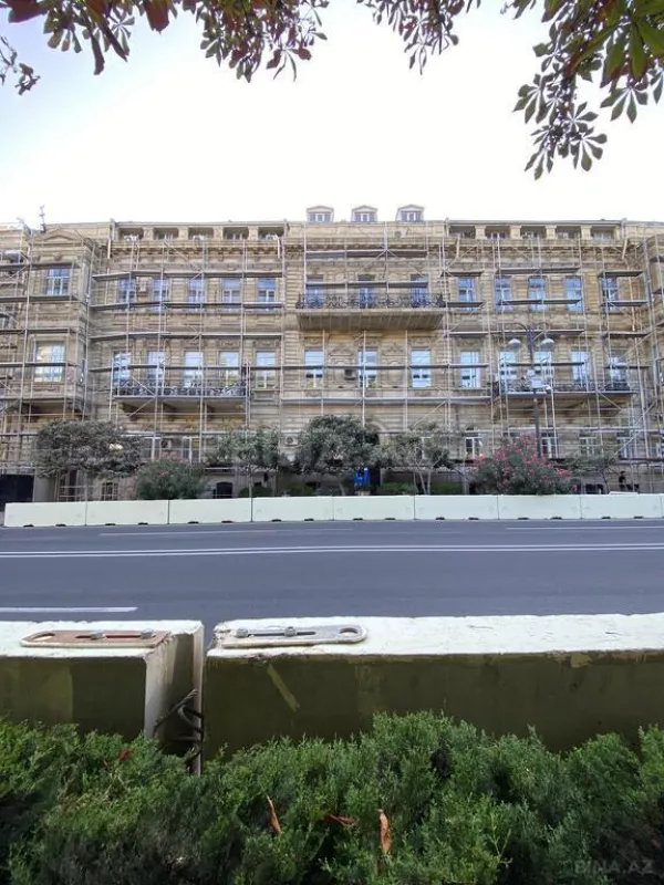 Satılır 4 otaqlı mənzil 110 m²