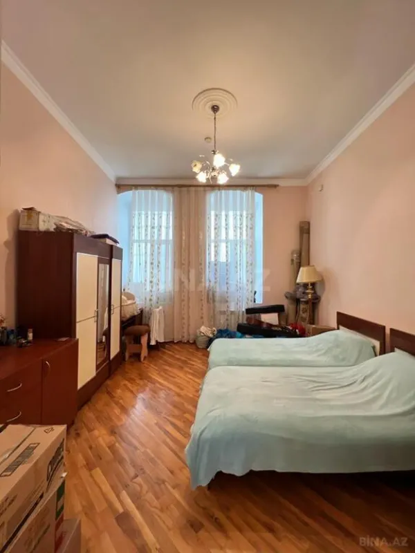 Satılır 4 otaqlı mənzil 110 m²
