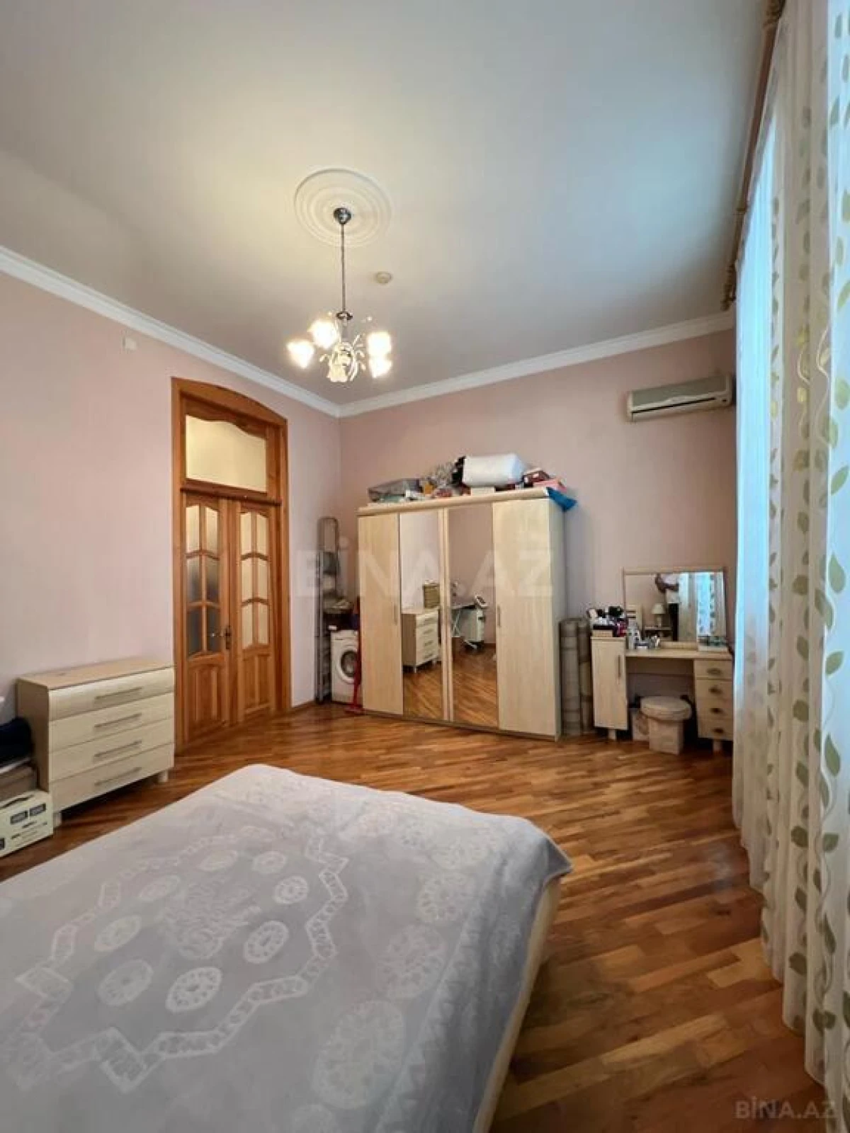 Satılır 4 otaqlı mənzil 110 m²