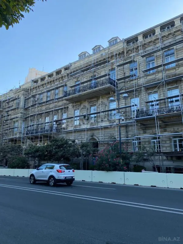 Satılır 4 otaqlı mənzil 110 m²