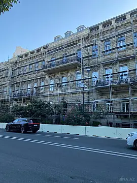 Satılır 4 otaqlı mənzil 110 m²