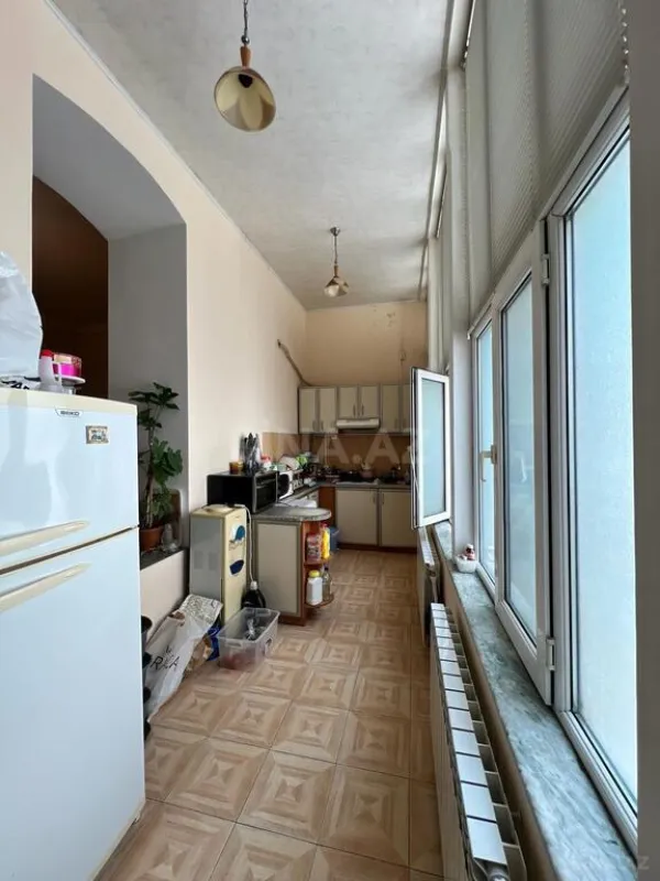 Satılır 4 otaqlı mənzil 110 m²