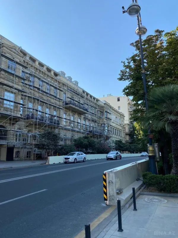 Satılır 4 otaqlı mənzil 110 m²