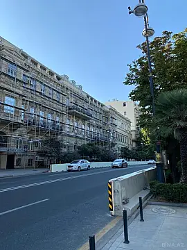 Satılır 4 otaqlı mənzil 110 m²