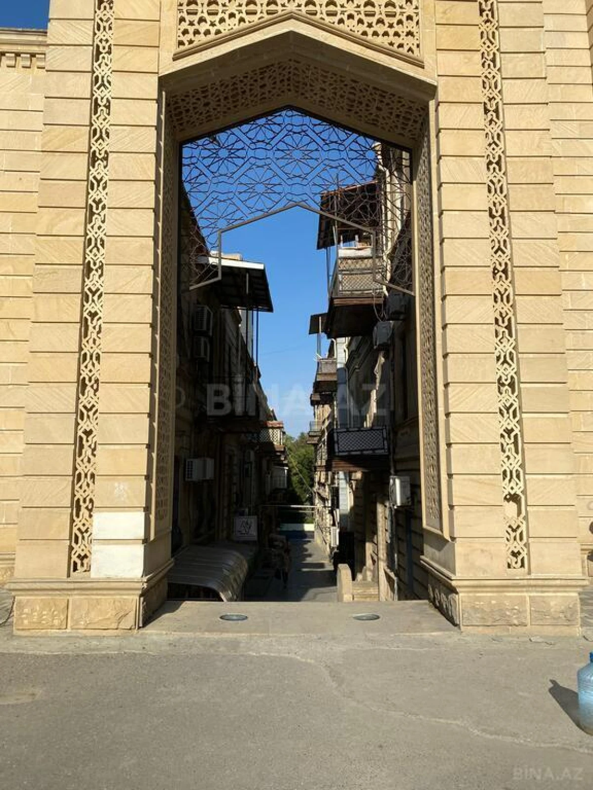 Satılır 4 otaqlı mənzil 110 m²