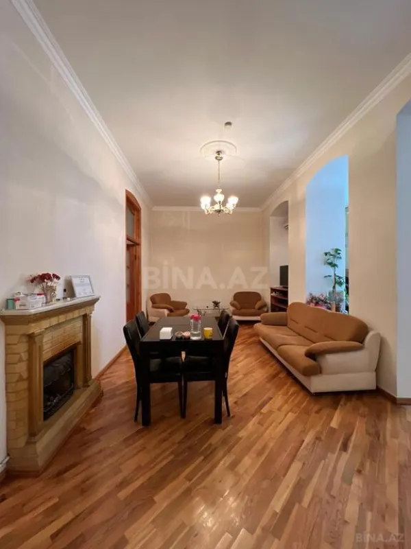 Satılır 4 otaqlı mənzil 110 m²