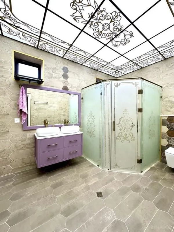 Satılır 5 otaqlı həyət evi 320 m²