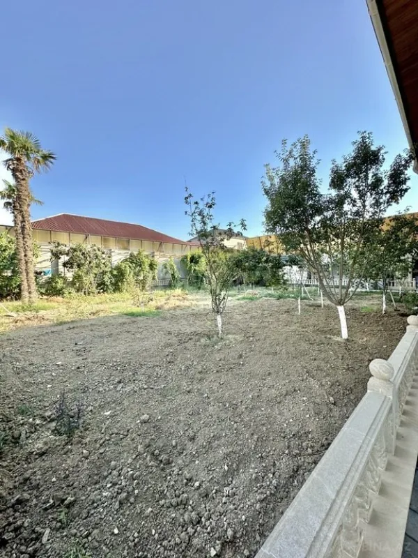 Satılır 5 otaqlı həyət evi 320 m²
