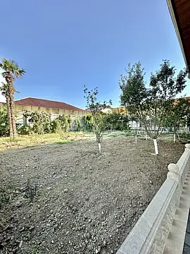 Satılır 5 otaqlı həyət evi 320 m²