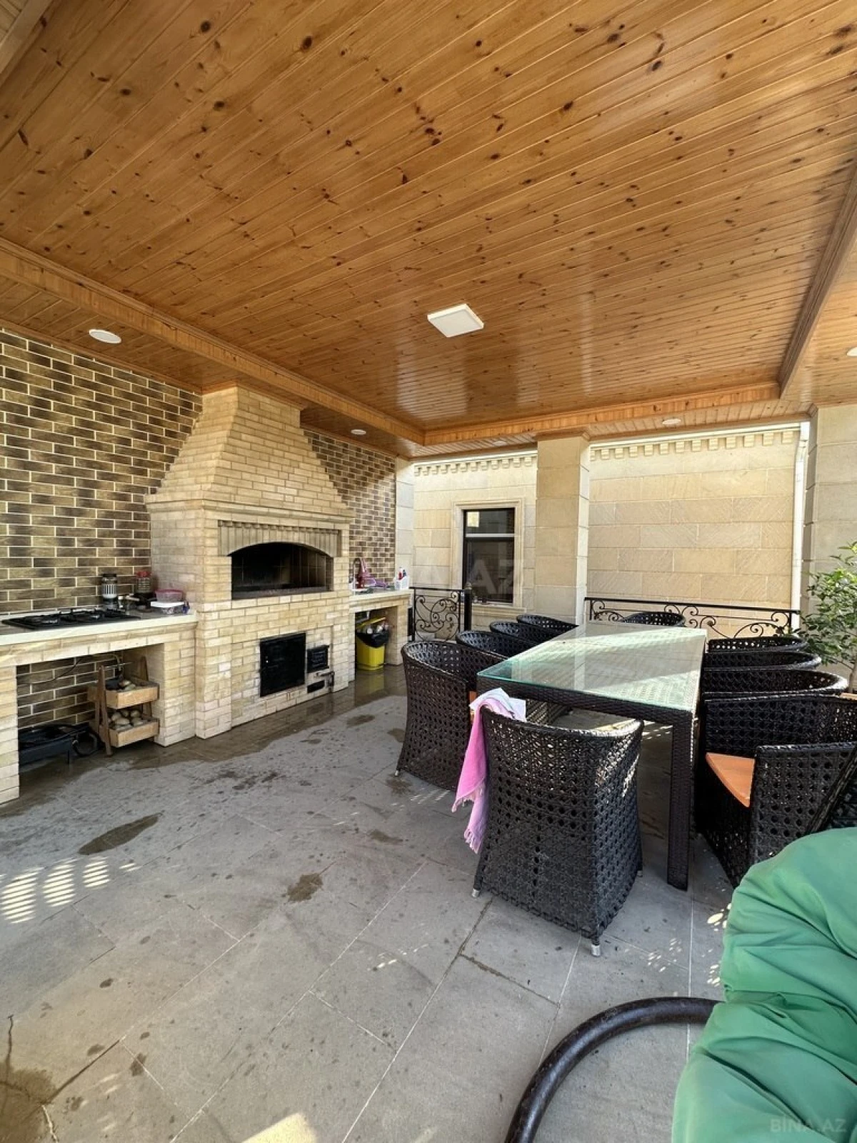 Satılır 5 otaqlı həyət evi 320 m²