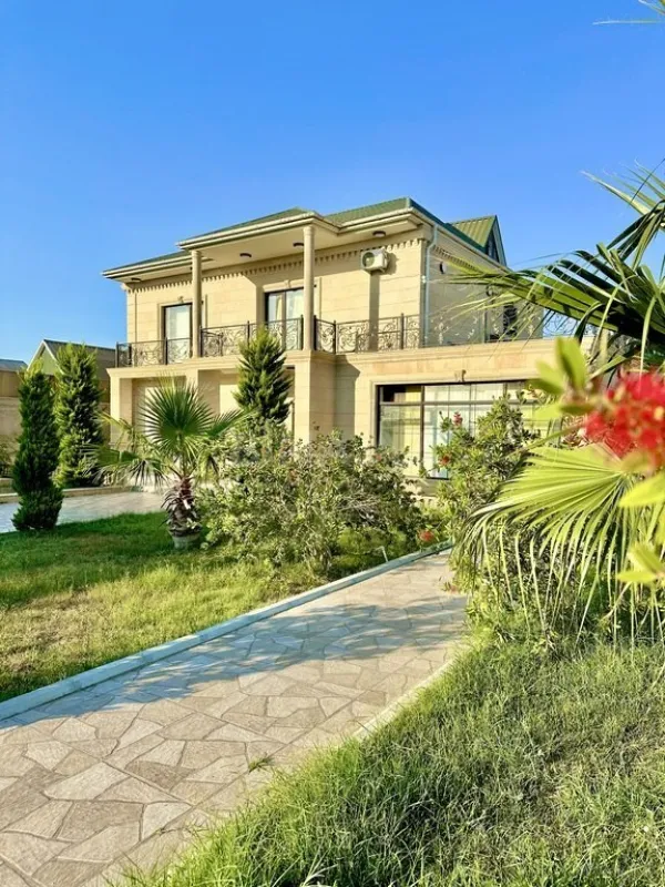 Satılır 5 otaqlı həyət evi 320 m²