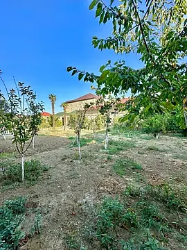 Satılır 5 otaqlı həyət evi 320 m²