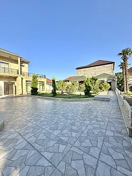 Satılır 5 otaqlı həyət evi 320 m²