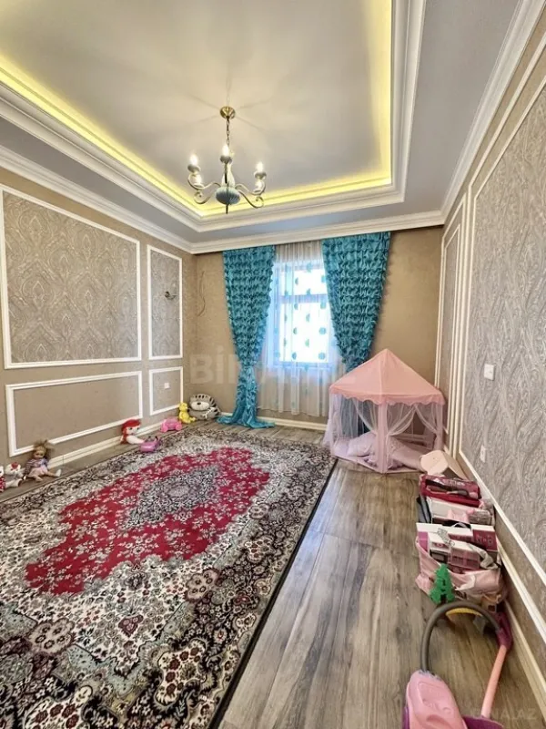 Satılır 5 otaqlı həyət evi 320 m²