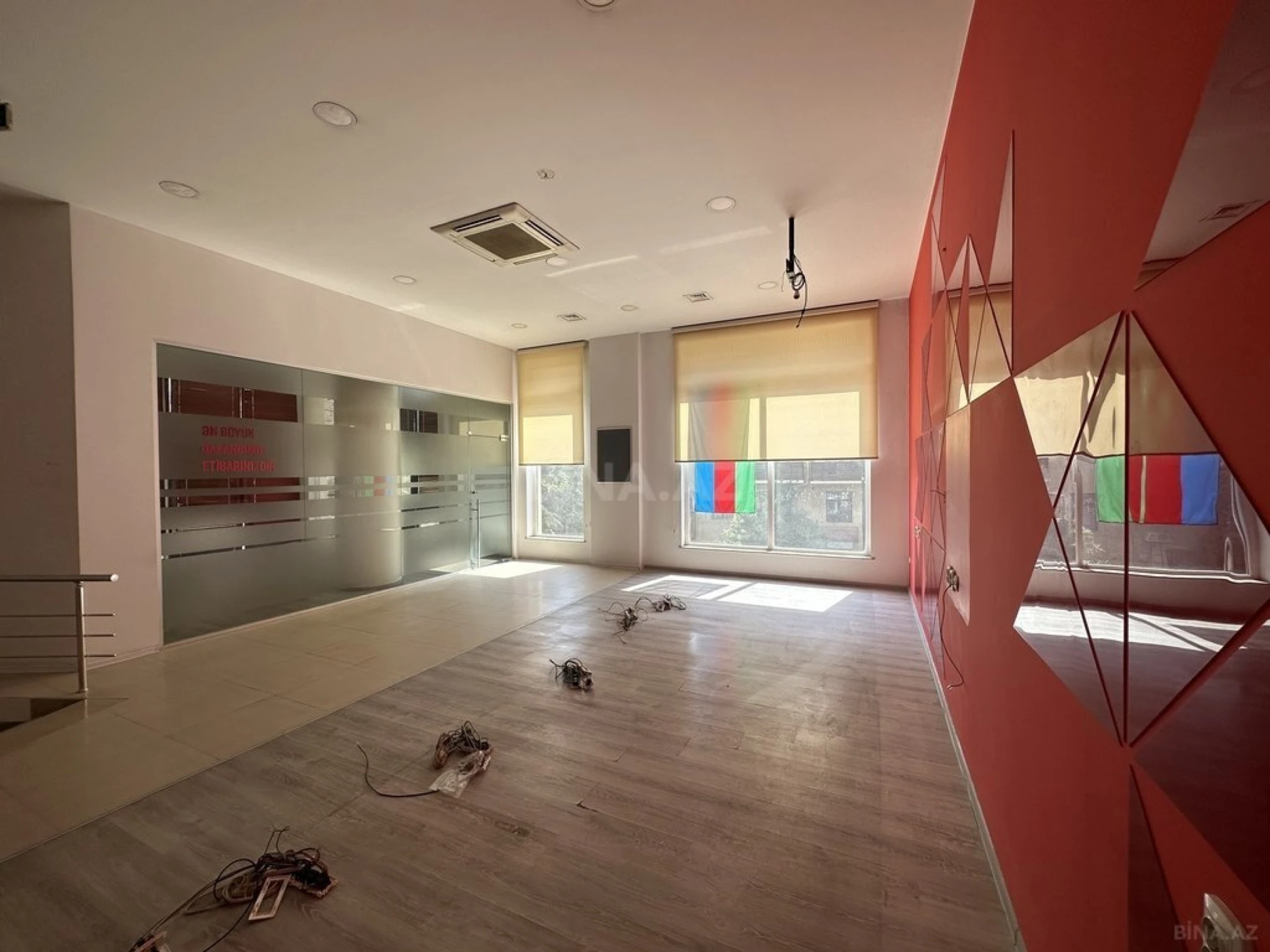 Kirayə verilir obyekt 380 m²