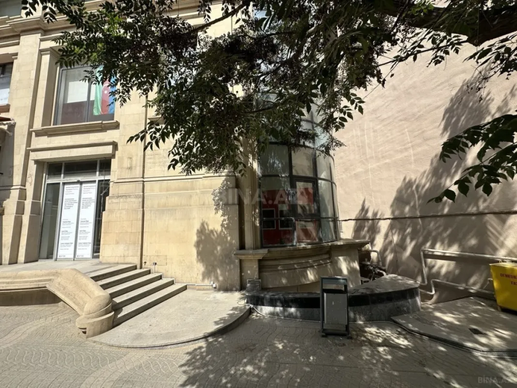 Kirayə verilir obyekt 380 m²