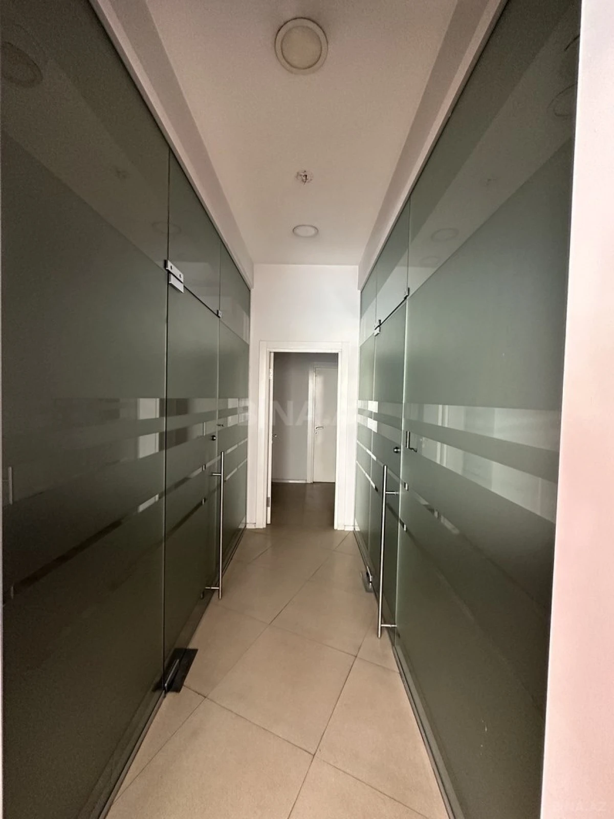 Kirayə verilir obyekt 380 m²