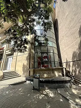 Kirayə verilir obyekt 380 m²