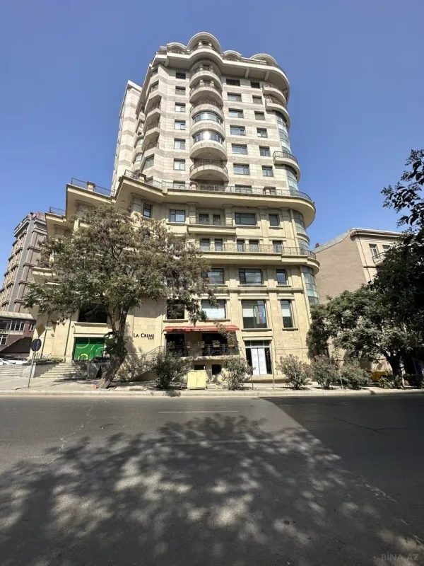 Kirayə verilir obyekt 380 m²