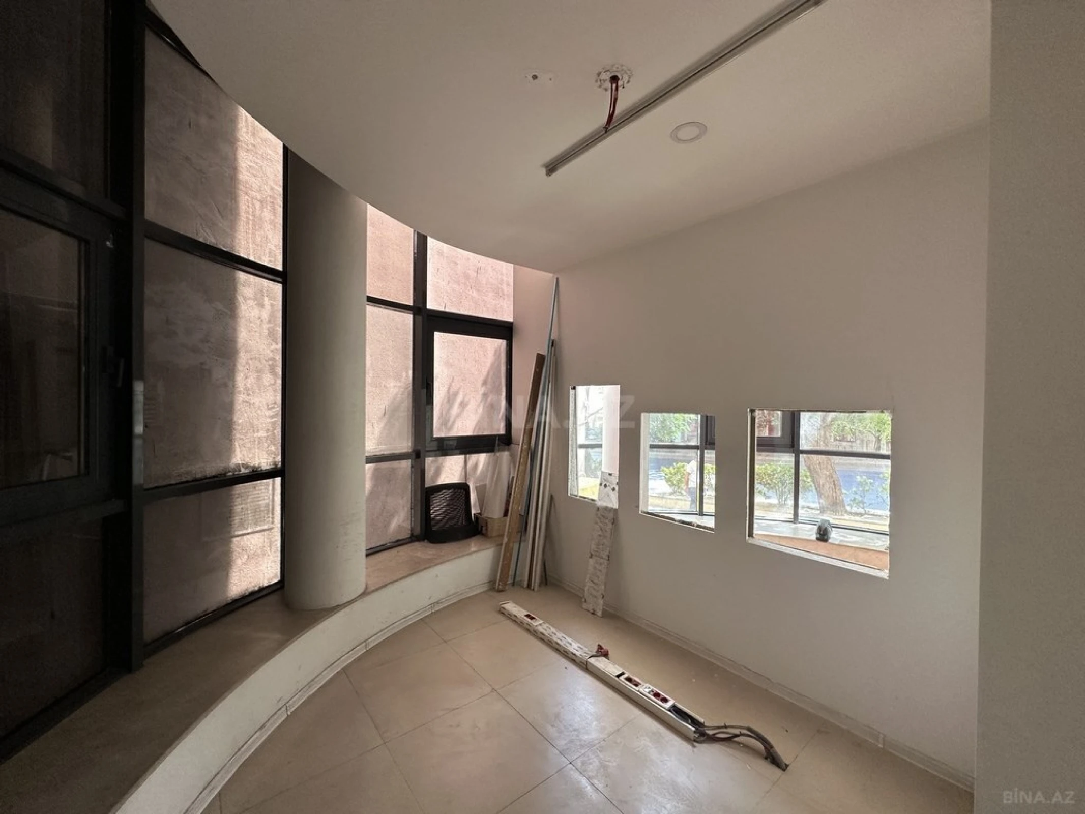 Kirayə verilir obyekt 380 m²