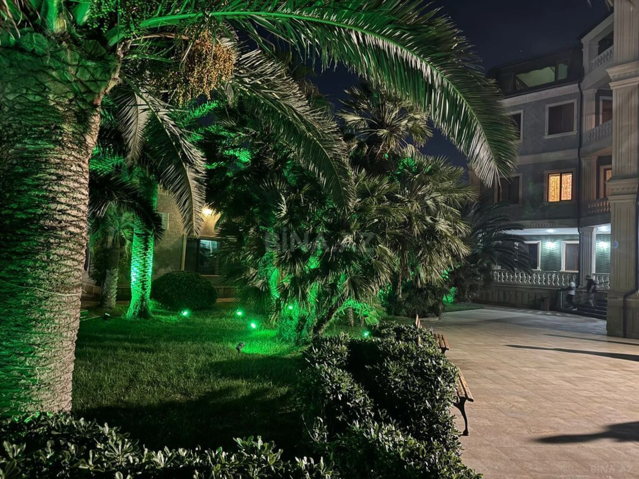 Kirayə verilir 9 otaqlı həyət evi 850 m²