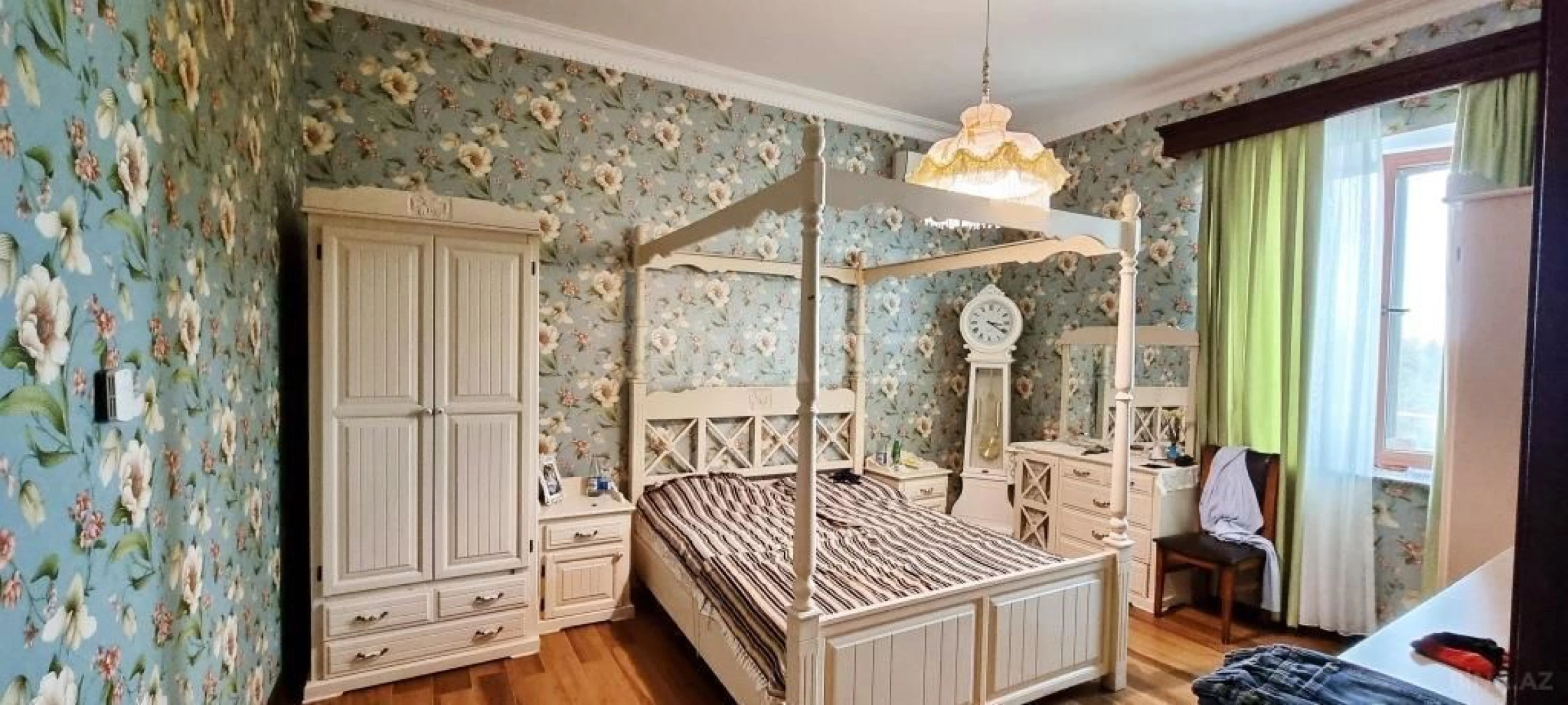 Kirayə verilir 9 otaqlı həyət evi 850 m²