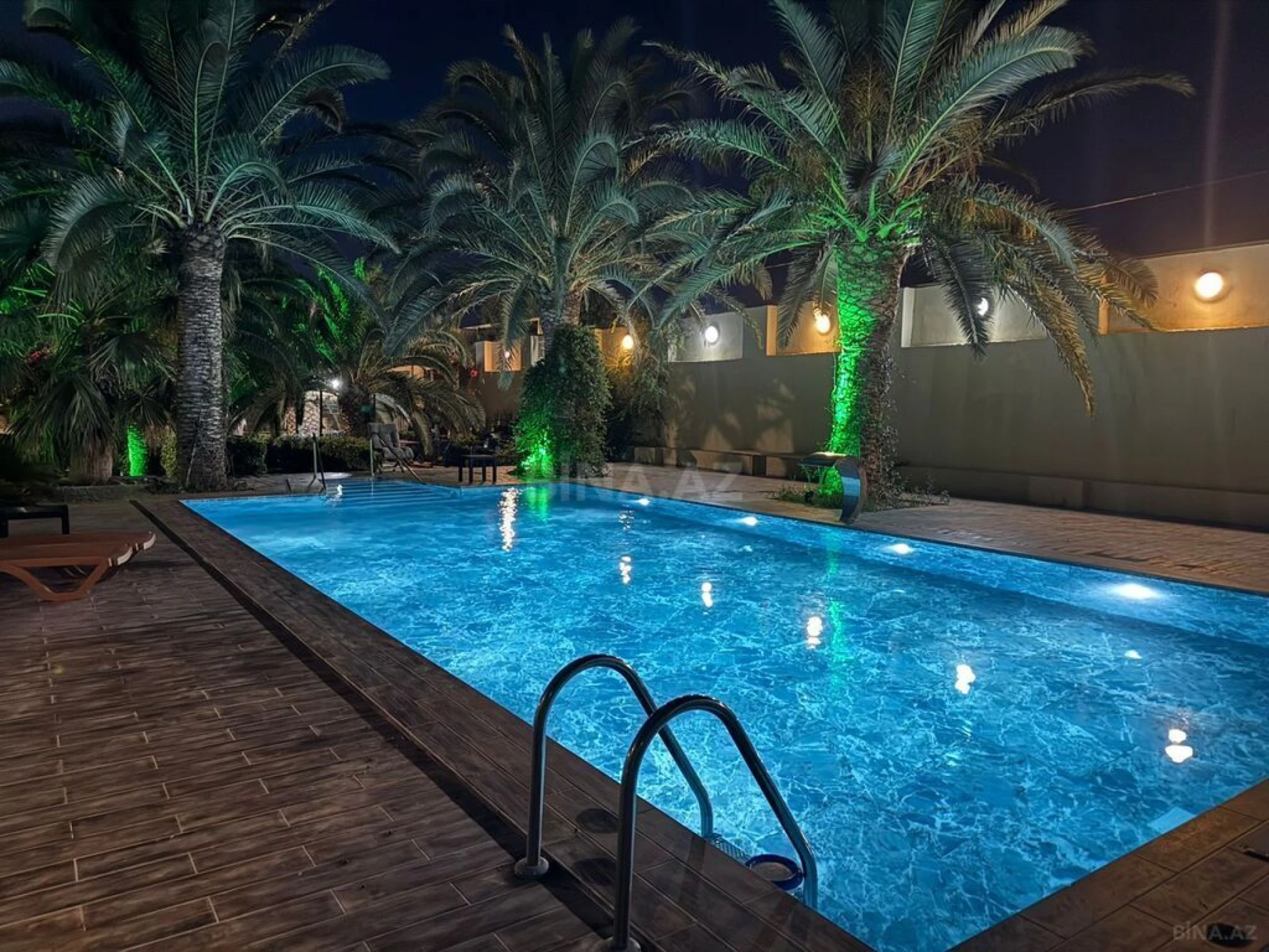 Kirayə verilir 9 otaqlı həyət evi 850 m²