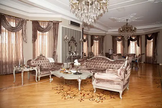 Satılır 10 otaqlı həyət evi 1500 m²