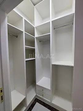 Satılır 4 otaqlı mənzil 215 m²