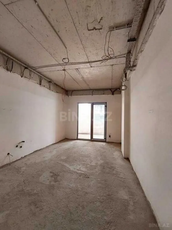 Satılır 5 otaqlı mənzil 300 m²