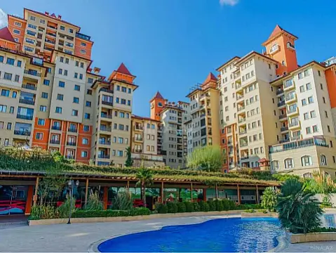 Satılır 5 otaqlı mənzil 300 m²