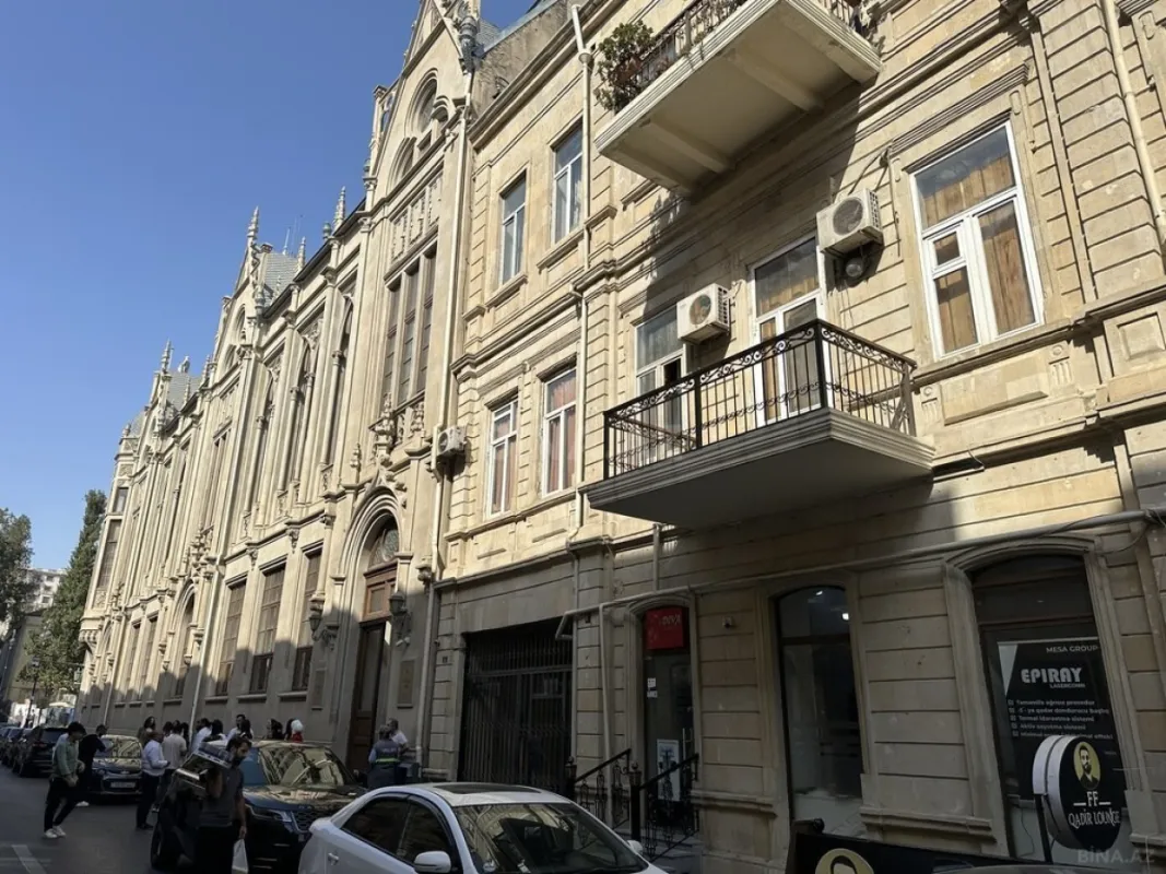 Satılır obyekt 500 m²