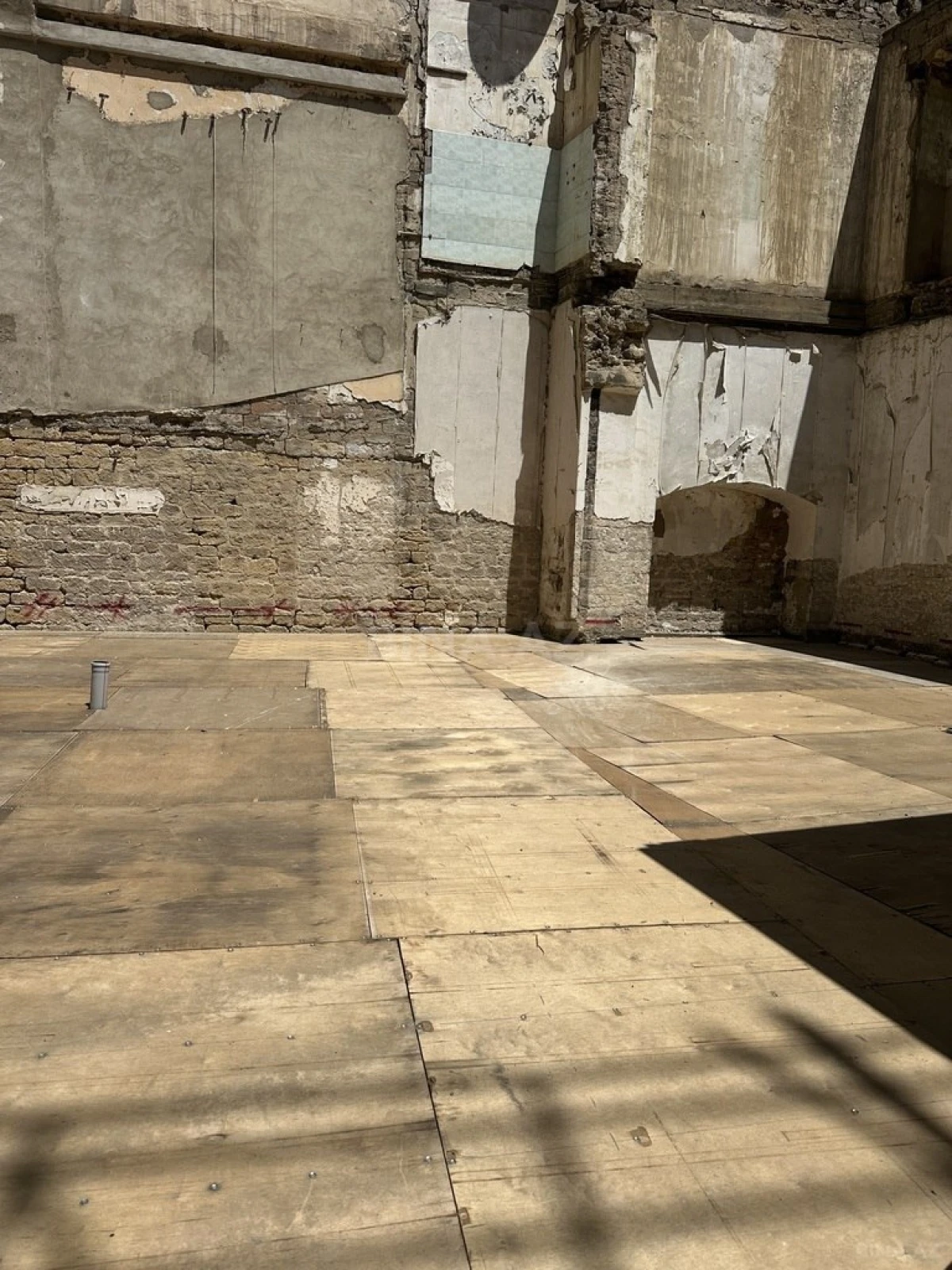 Satılır obyekt 500 m²