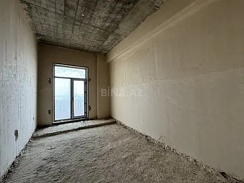 Satılır 5 otaqlı mənzil 301 m²