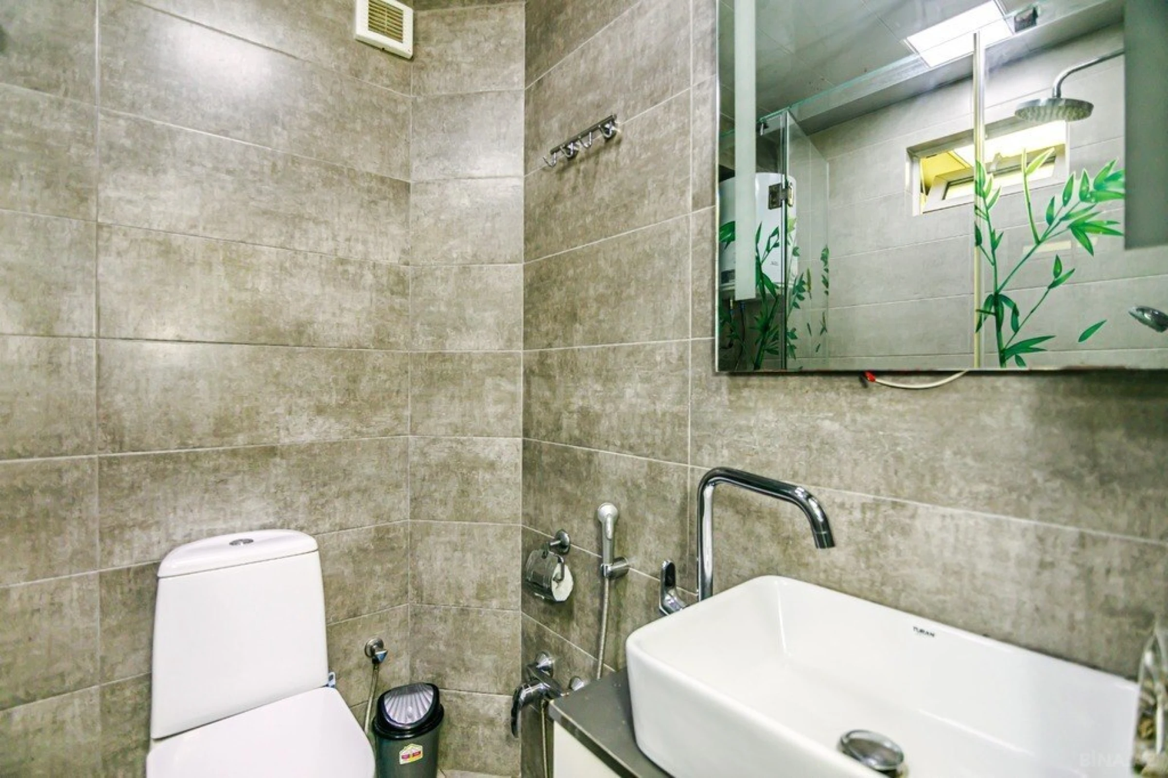 Kirayə verilir 2 otaqlı mənzil 60 m²