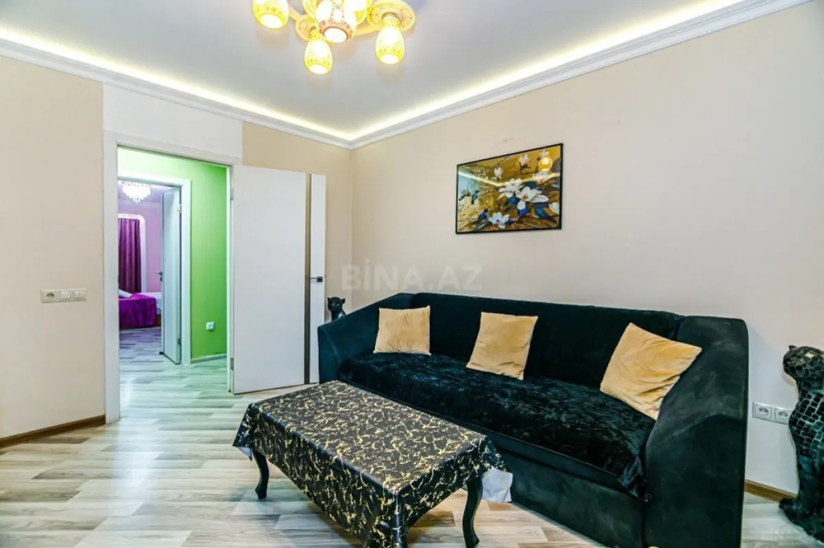Kirayə verilir 2 otaqlı mənzil 60 m²