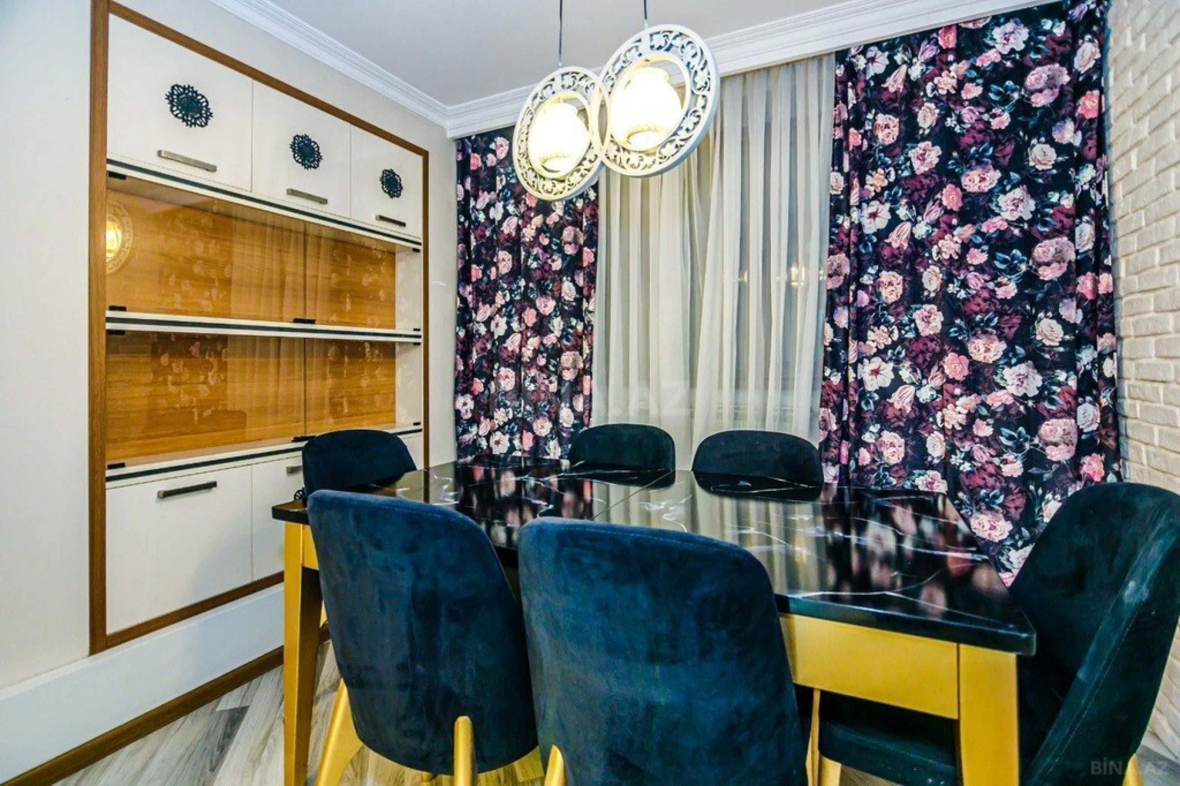 Kirayə verilir 2 otaqlı mənzil 60 m²
