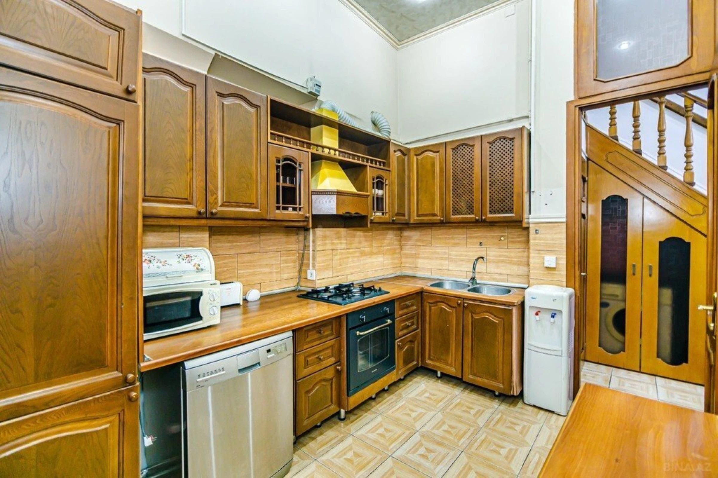 Kirayə verilir 4 otaqlı mənzil 110 m²