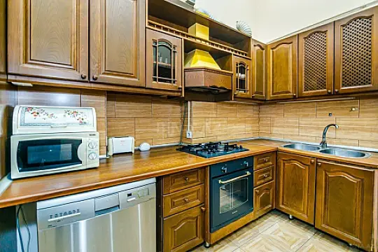 Kirayə verilir 4 otaqlı mənzil 110 m²