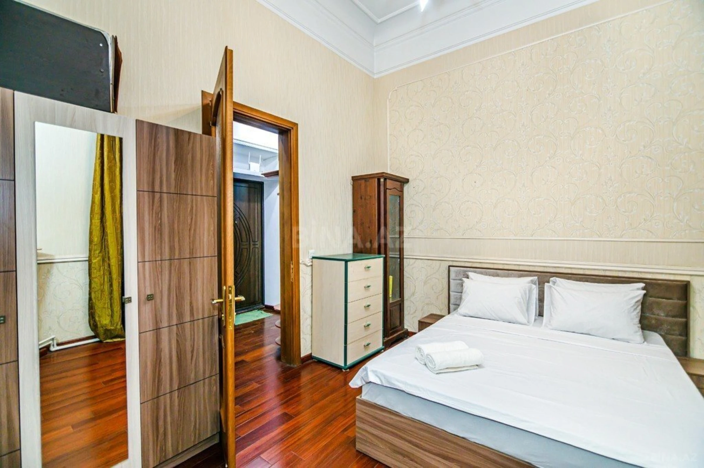 Kirayə verilir 4 otaqlı mənzil 110 m²