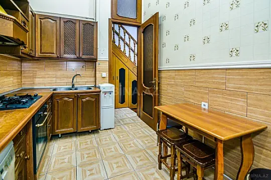 Kirayə verilir 4 otaqlı mənzil 110 m²