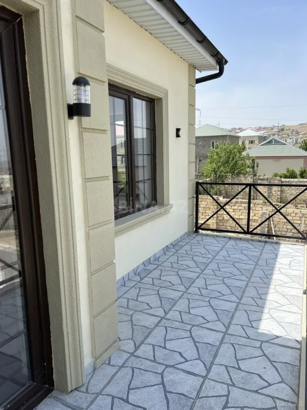 Satılır 5 otaqlı həyət evi 200 m²