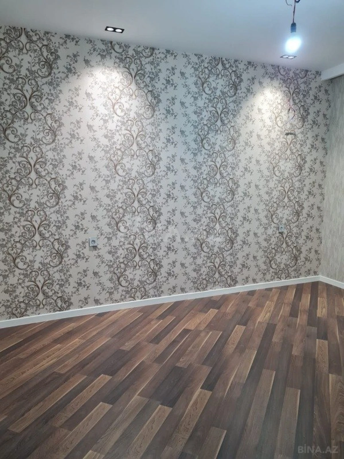 Satılır 5 otaqlı həyət evi 200 m²