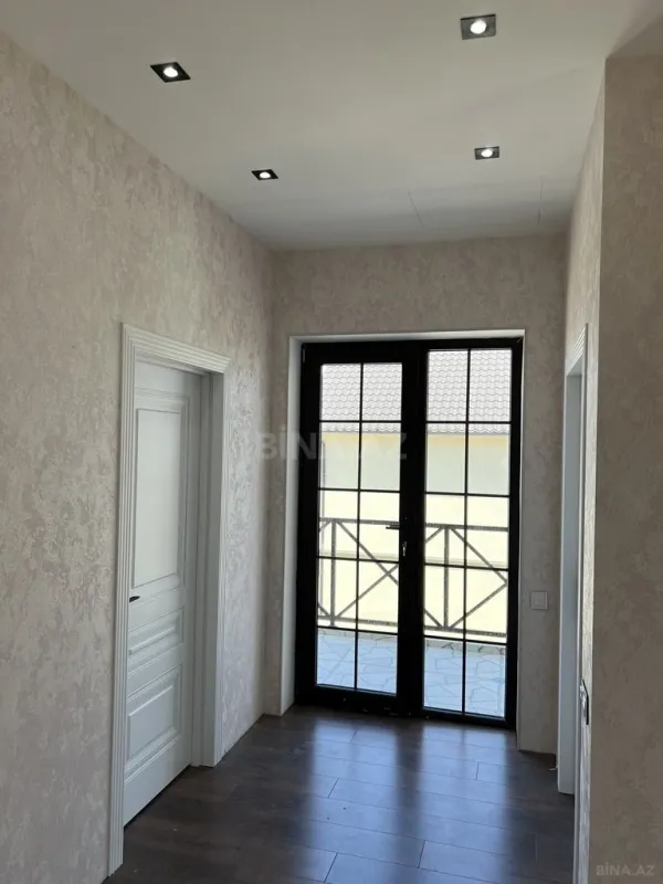 Satılır 5 otaqlı həyət evi 200 m²